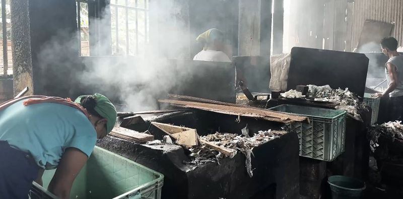 進口西方垃圾當燃料的代價：印尼手工豆腐驗出塑膠微粒