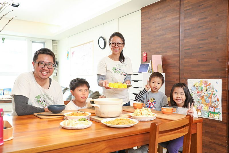 餐桌上的親子共學：翻開食物這本書
