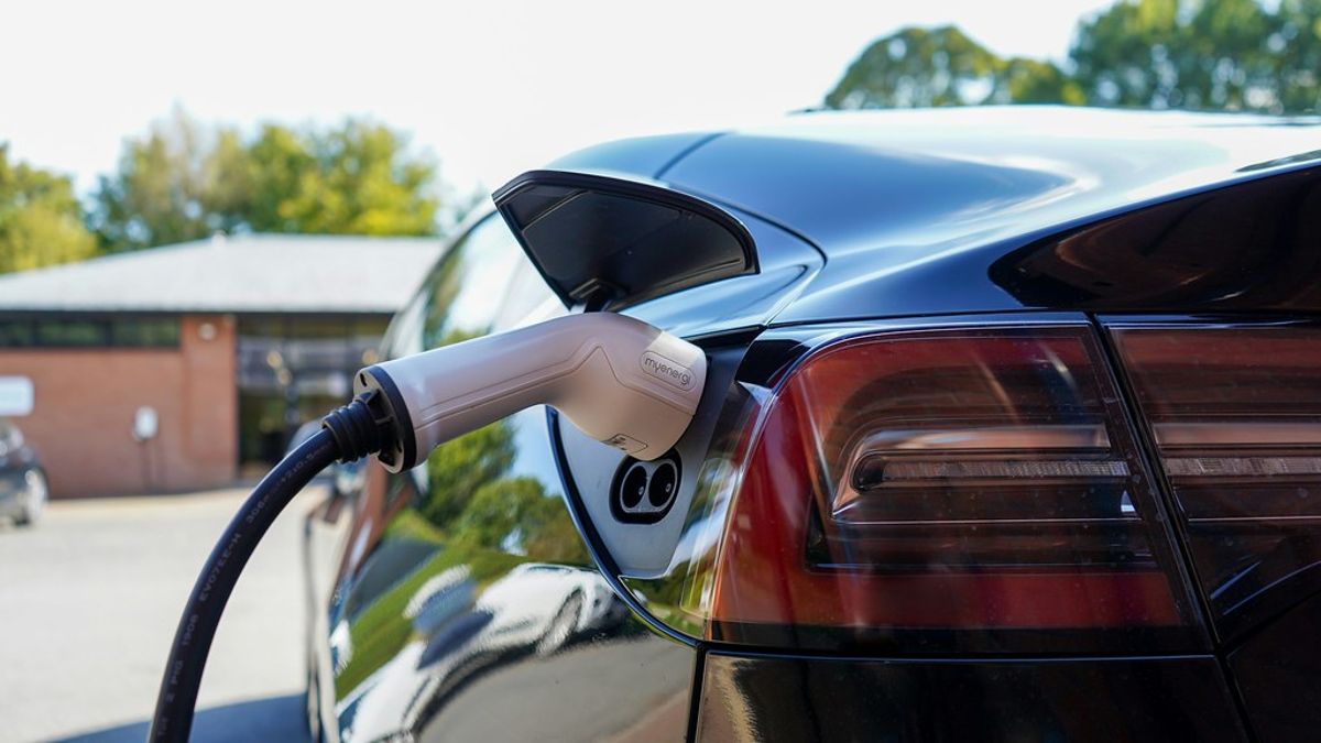 預見「每五輛新車就有一輛電動車」的未來：IEA 2024全球電動車展望
