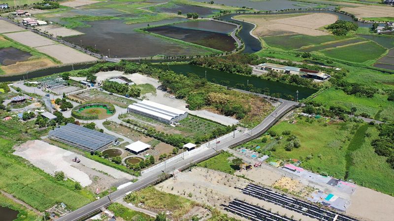 違法開發農地 五十二甲生態農場試營運 私設遊憩設施、停車場