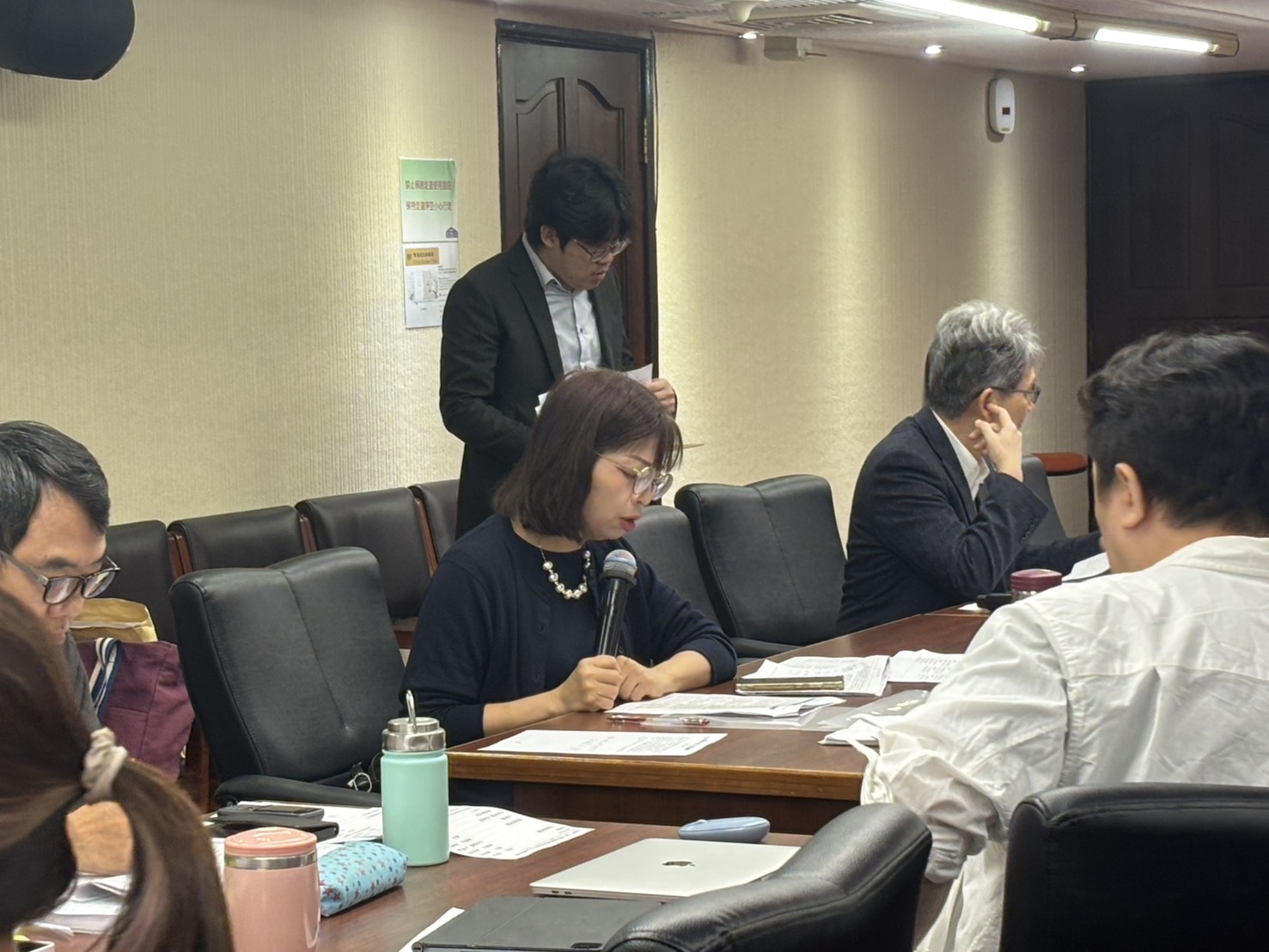 提案立委林淑芬強調，未來須落實「一物一碼」制度，詳實記錄材質成分、維修方式及回收路徑。攝影：林昱妍