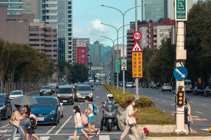 利祐任、趙家緯/台灣交通系統邁向雙零願景,呼應世界永續交通日