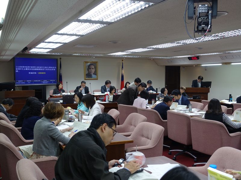 空污法加嚴車輛管制 許可證、會同會商11日再戰立院