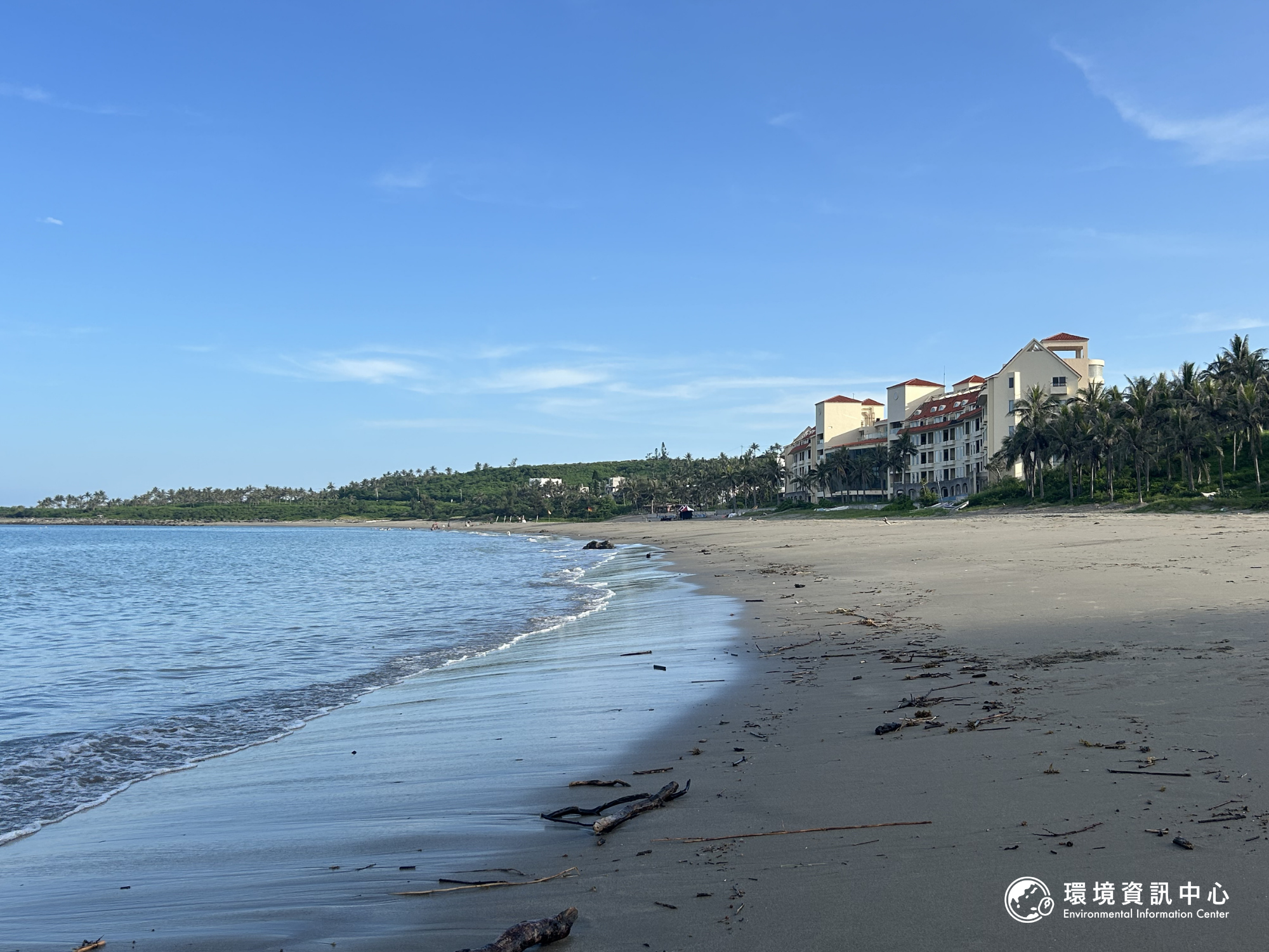 台東海岸的自然觀景是公共財,財團對這片海景虎視眈眈,一直想方設法闖關開發。攝影︰袁慧妍