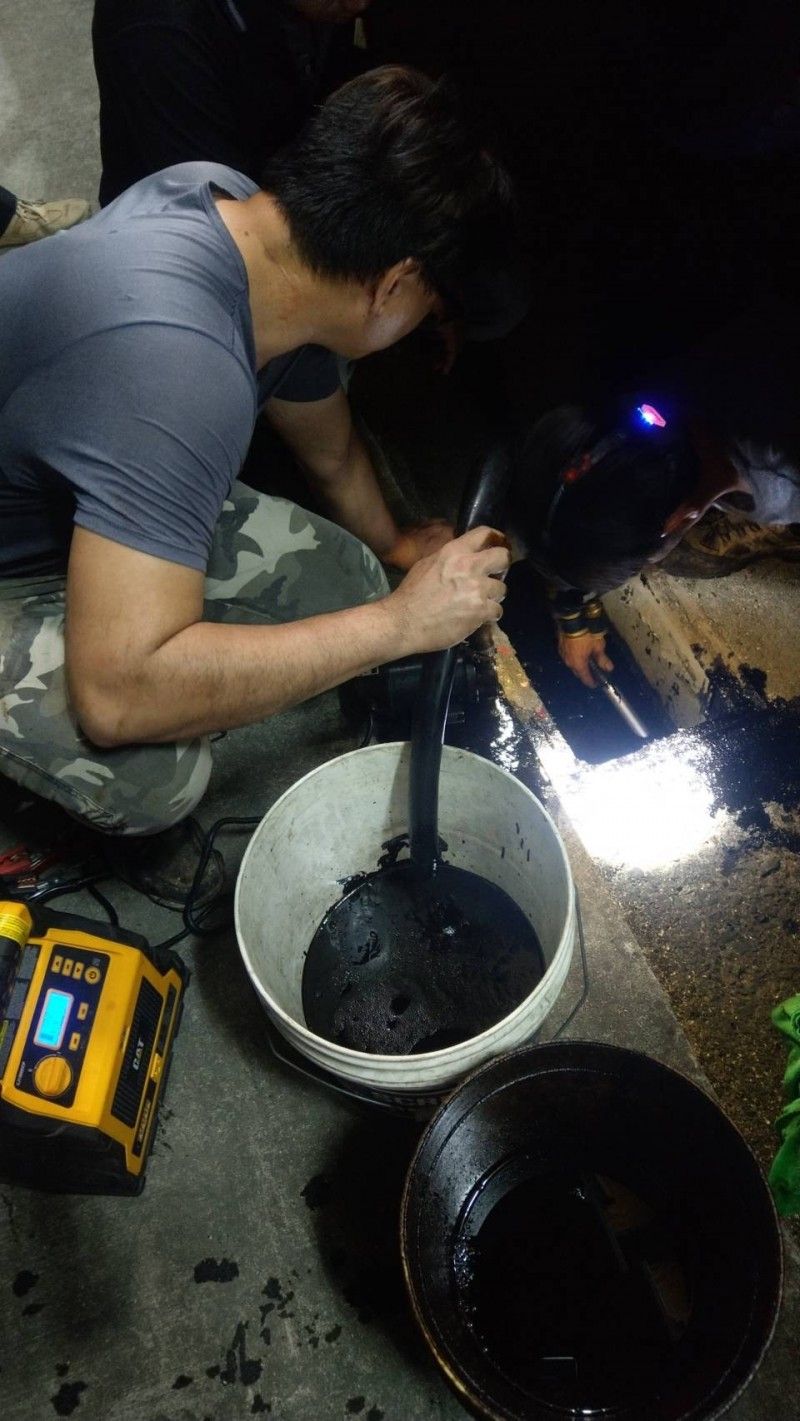 10噸重油洩入曹公新圳 環保追出業者重罰
