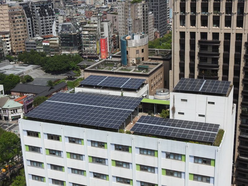 300坪以上新建物擬強制裝光電 民團批太保守 籲下修至90坪