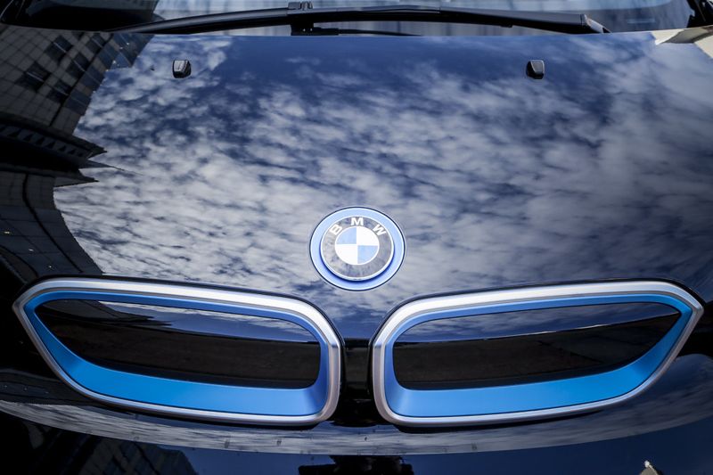歐盟放寬2035年燃油車禁令 BMW、賓士讚:方向正確