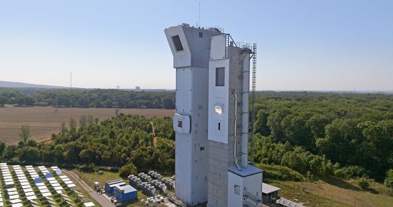 歐美新創打造「低碳水泥」：AI協助降碳排、太陽能生產熟料、研發可吸碳的建材