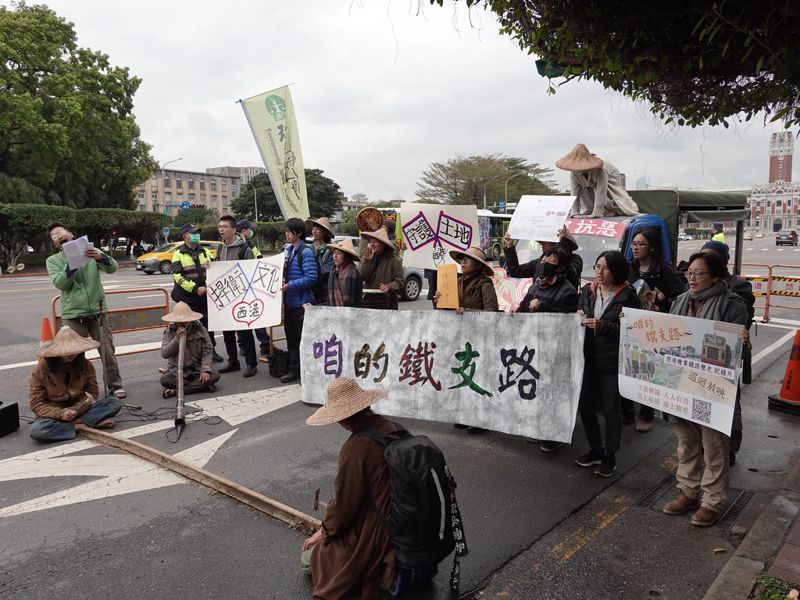 節省一分鐘的西港外環恐毀糖鐵遺址 青年北上總統府找小英陳情