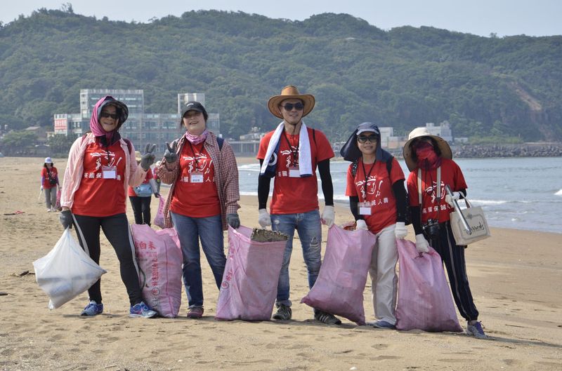 正視海洋垃圾問題 保誠人壽號召員工參與淨灘