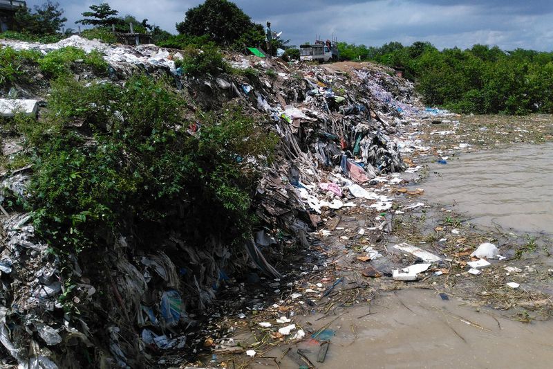 淡水河全球第16髒 「海洋吸塵器」團隊來台揭河川塑膠污染