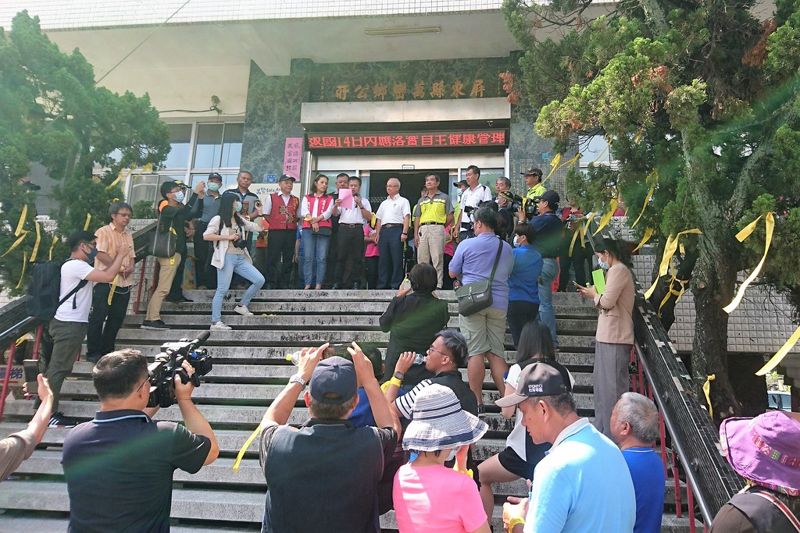 台糖董座拜會萬巒鄉公所 續為平地造林光電案溝通 鄉長喊話中央：莫砍樹種電
