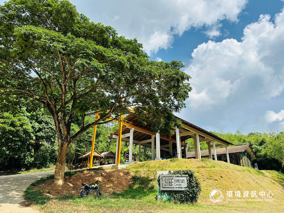 泰南大象基金會獸醫中心小而精,打造一座免費醫治大象的基地。攝影:黃小莫