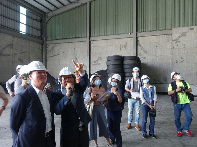 破碎、燃燒、出口 李應元：廢輪胎去化問題已解決