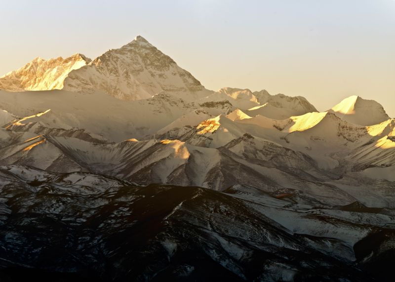 聖母峰也發現微塑膠 首份研究:最可能來自登山裝備