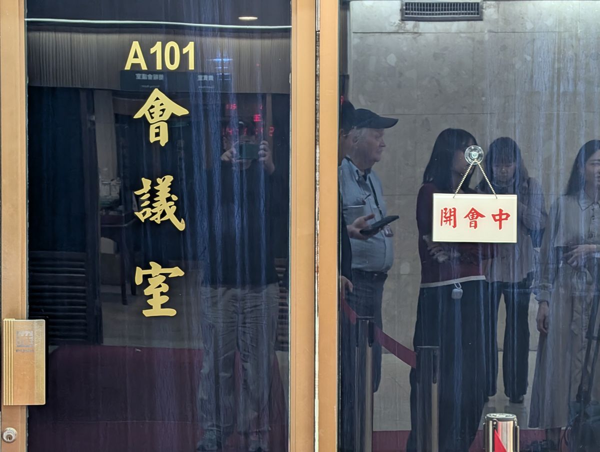 電價上半年凍漲 台電虧3500億仍有底氣 氣候團體批釋放錯誤政策訊號