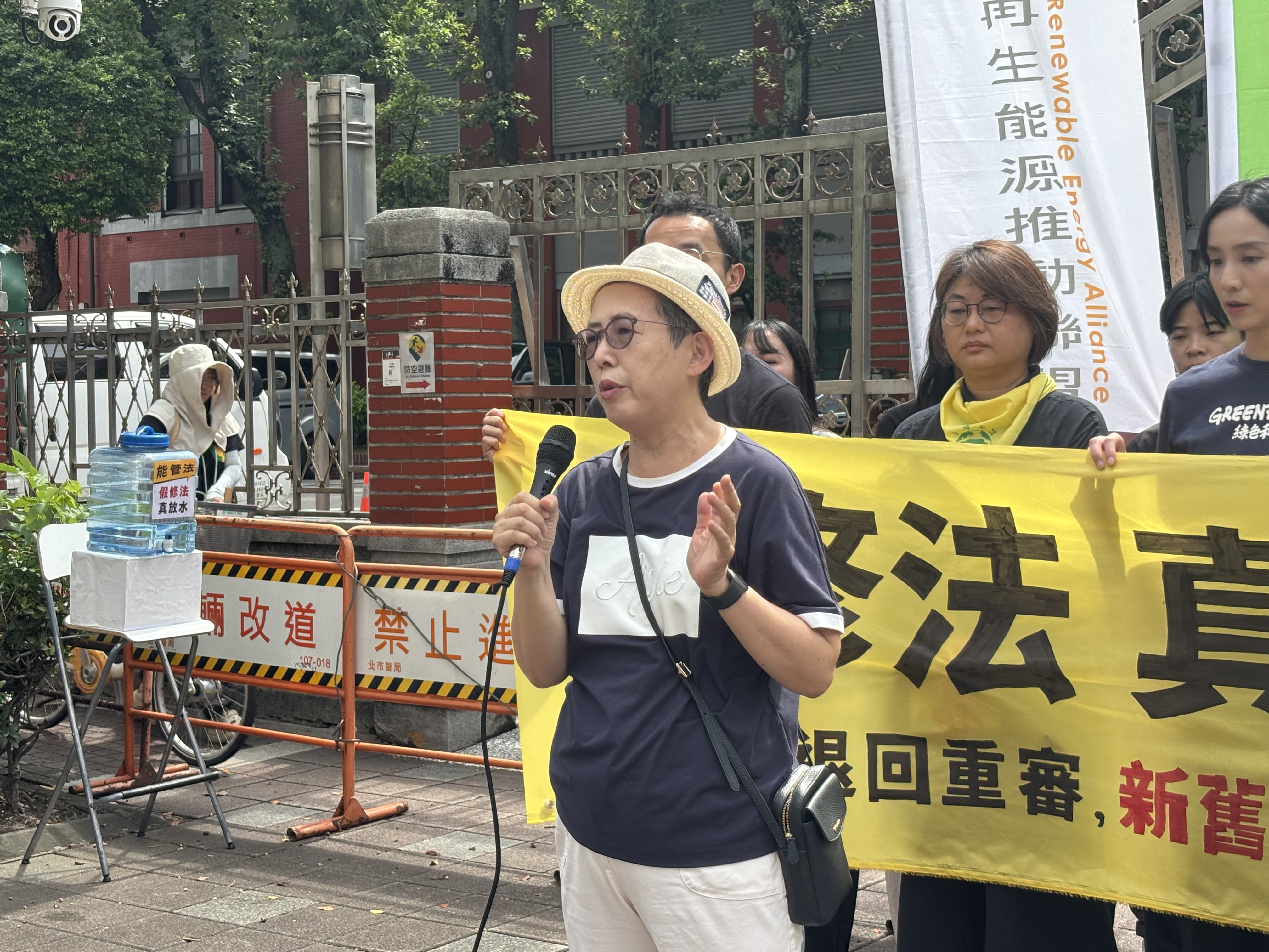 台灣再生能源推動聯盟主任高茹萍認為，電網韌性與國家能源轉型必須兼顧，否則就是留下能源破口。攝影：林昱妍