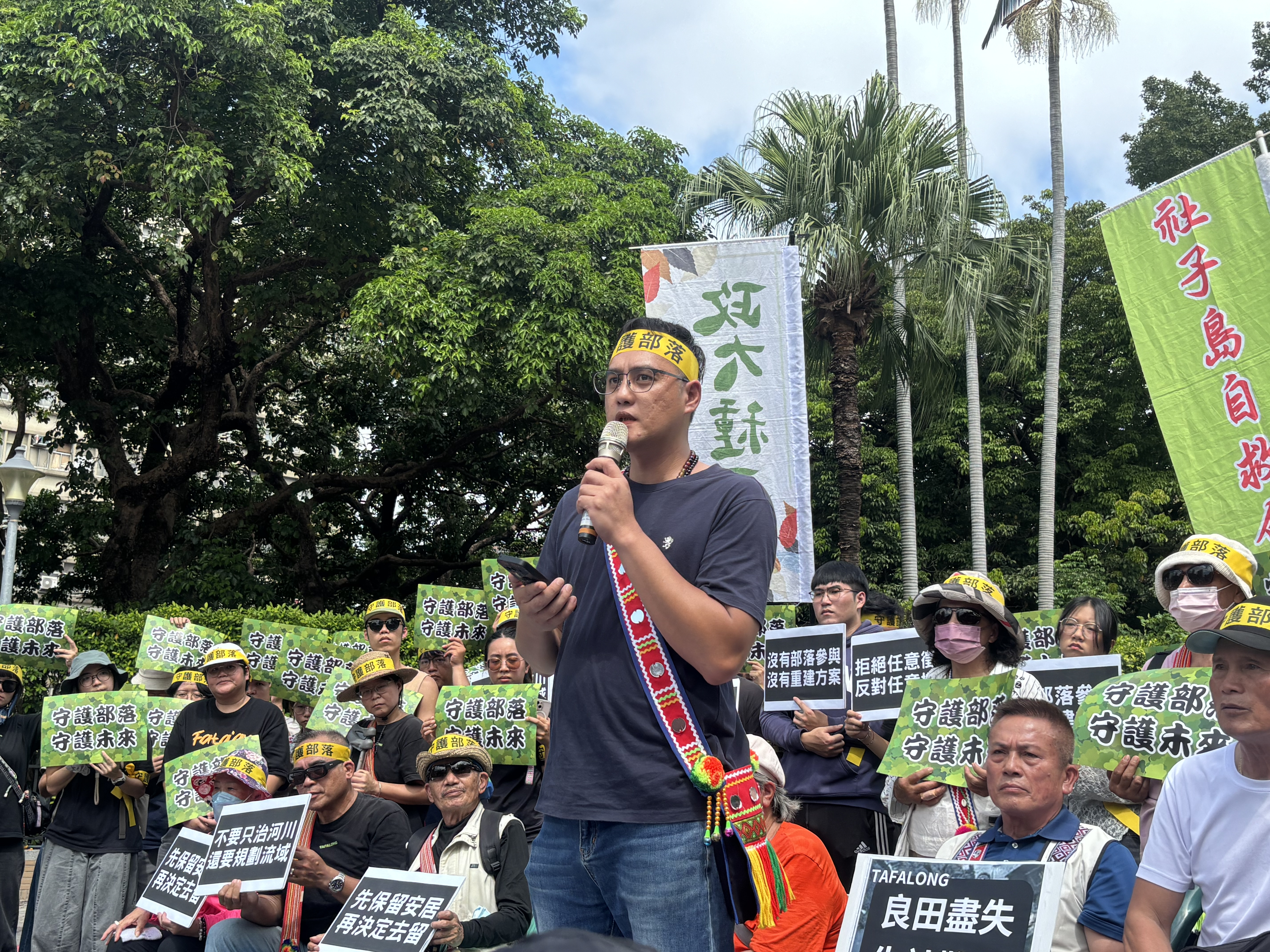 馬太鞍部落(Fata'an)青年Kulas表示呼籲行政院建立真正具有跨部會協調功能的重建機制。攝影:林昱妍