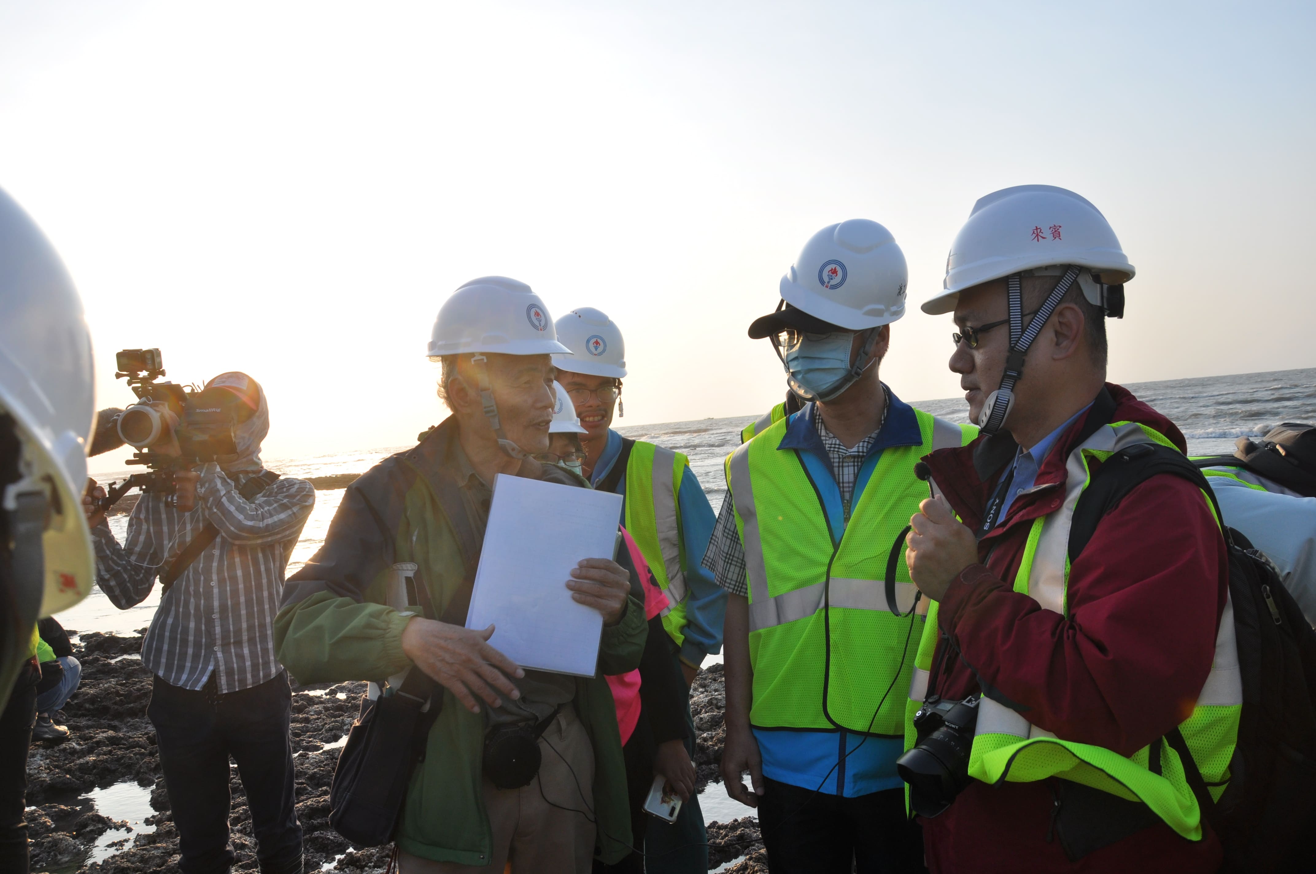 4月9日立委陳椒華辦公室邀請海委會海保署、桃園市環保局、環保署環境督察總隊等單位到場現勘