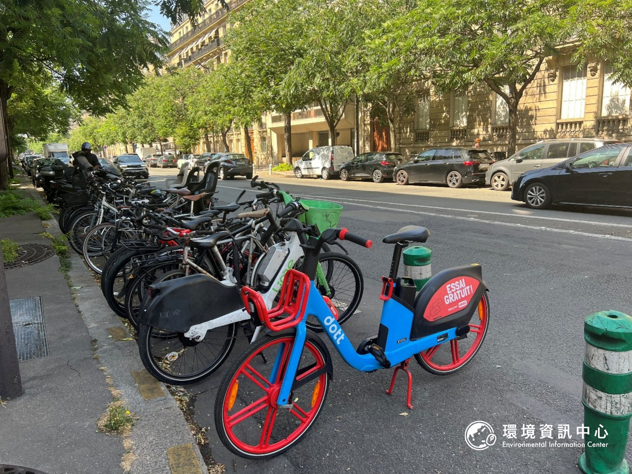 過去十年來，除了興建自行車道，巴黎政府也增加了單車停車格。攝影：趙偉婷