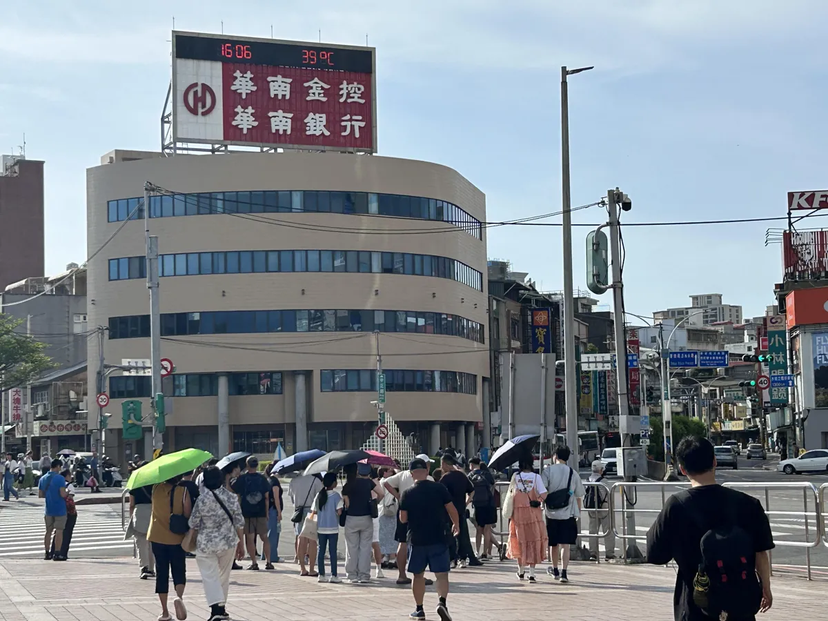 高溫調適已成近年城市治理必須面對的課題。資料照。攝影:袁慧姸