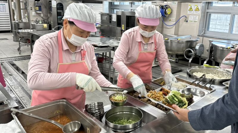 學校午餐大賽看見的不是菜，是專業——免費供餐時代，現場還缺什麼？