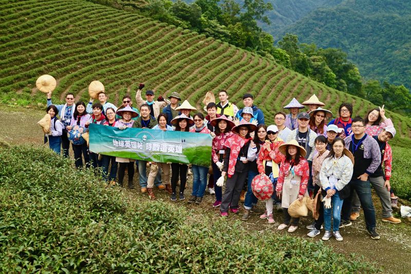 Timberland志工參與坪林友善農業 在地茶農以茶相待
