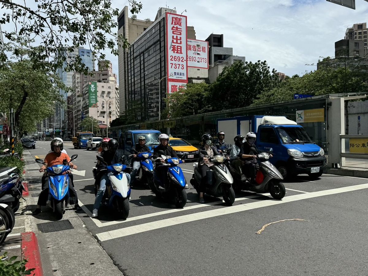 機車行人福音！ 北市7-8月縮短紅燈秒數 最多可減90秒曝曬