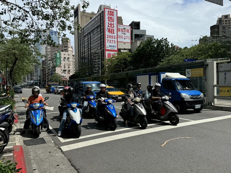 機車行人福音！ 北市7-8月縮短紅燈秒數 最多可減90秒曝曬