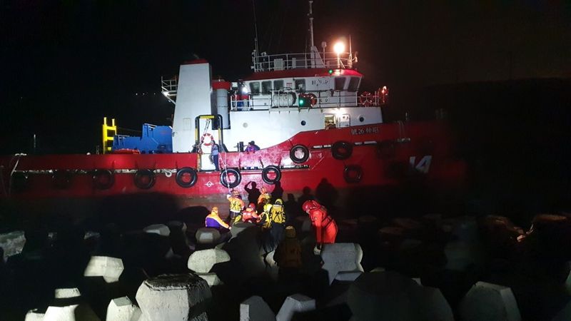 中油三接再傳工作船擱淺 大潭藻礁、珊瑚損傷不明