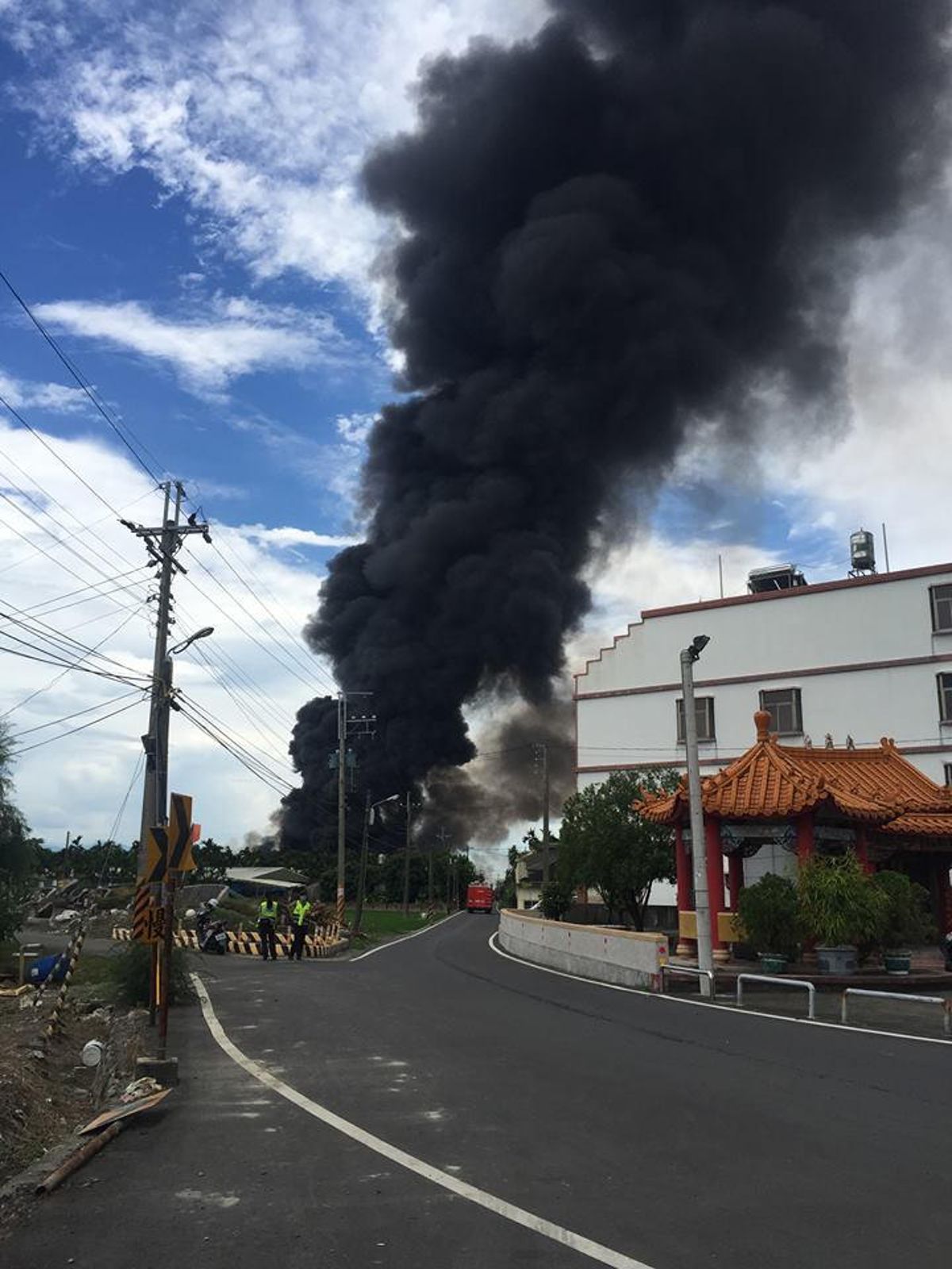 地下塑膠工廠火警空污 屏東縣府將開罰