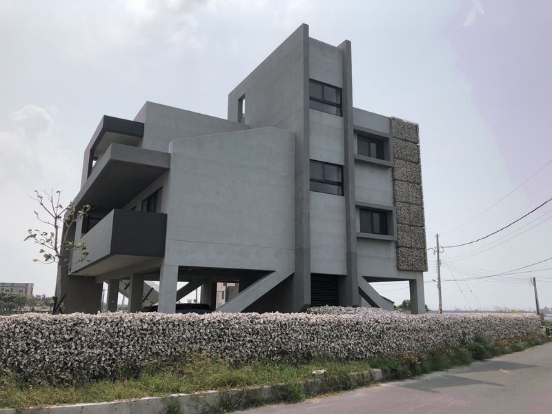 成龍溼地首座高腳屋 與地層下陷共存30年