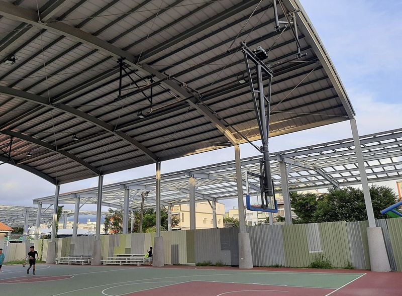 傳學校砍樹蓋光電風雨球場 社區網球教練向立委陳椒華陳情