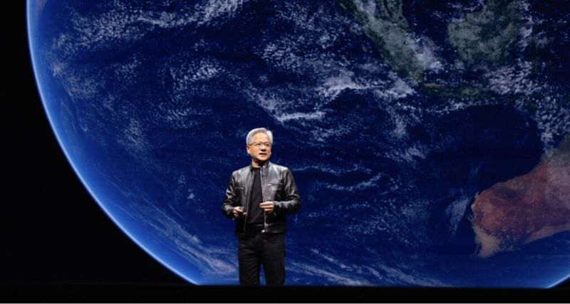 黃仁勳的AI新時代宣告：「地表最強AI晶片」運算更快、耗電更少