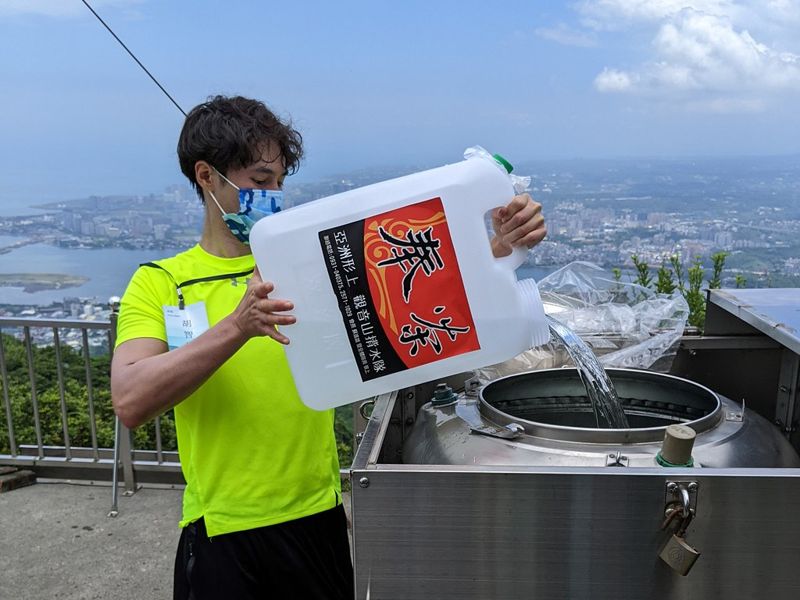 全台年耗10億瓶裝水 「奉茶App」找到裝水點 估減用45萬個塑膠瓶