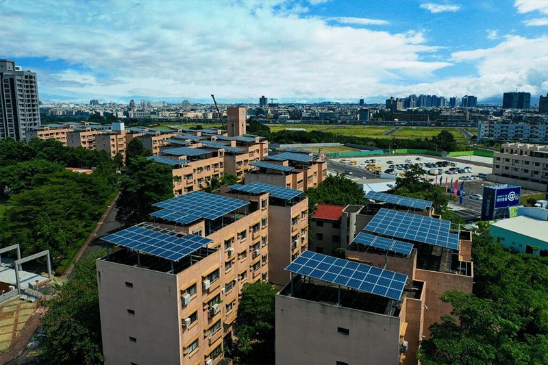 「蛤，維護光電比電梯容易？」 別擔心，屋頂光電會是好厝邊