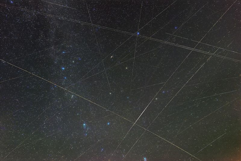 「星鏈」太亮遮蔽星空 科學家控告馬斯克