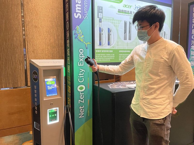 智慧城市展月底開跑 廠商推免綁定智慧停車柱、停車還可兼充電