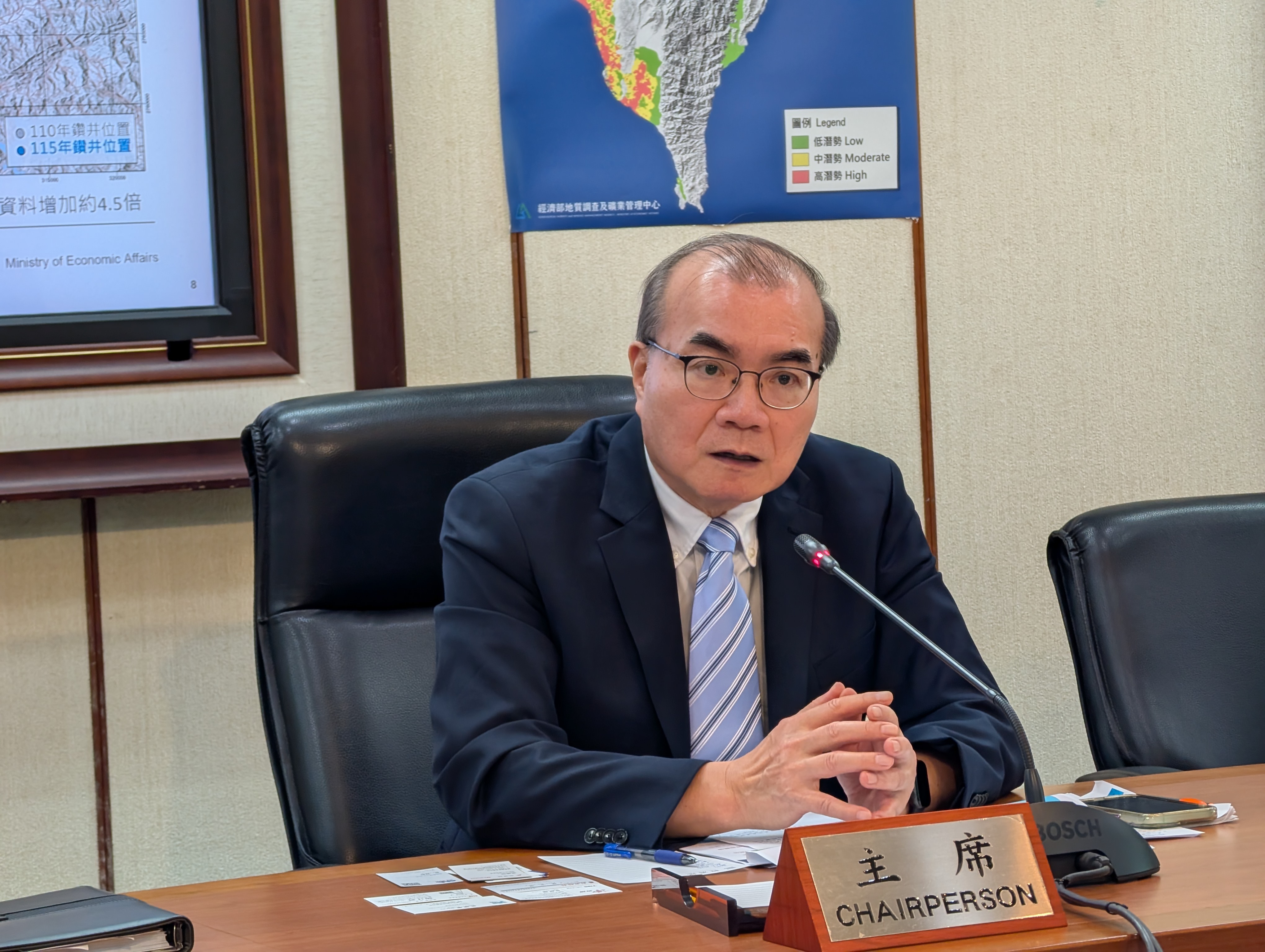 地礦中心主任徐銘宏表示,土壤液化潛勢圖並非「危險地圖」,而是提醒開發單位落實地質調查及工程設計,降低地震災害衝擊。攝影:陳昭宏
