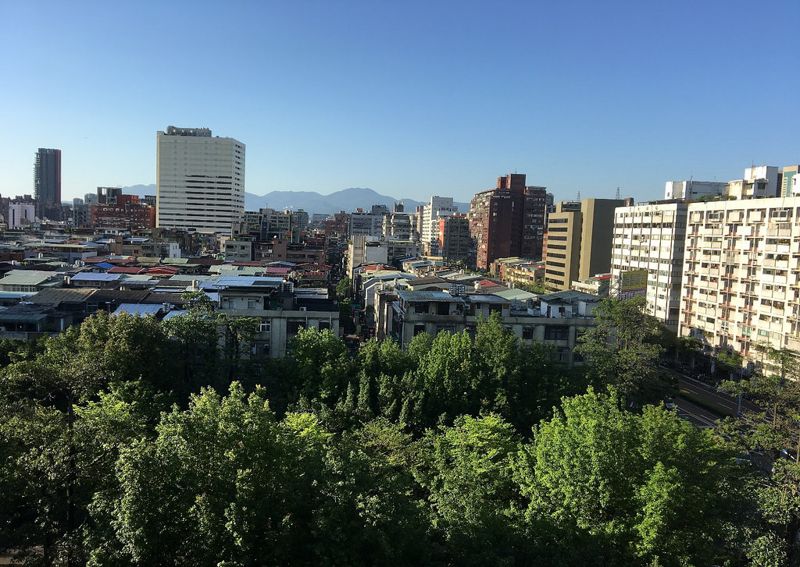 兩招替冷氣吃電怪獸瘦身：提高製冷能效、為建築降溫