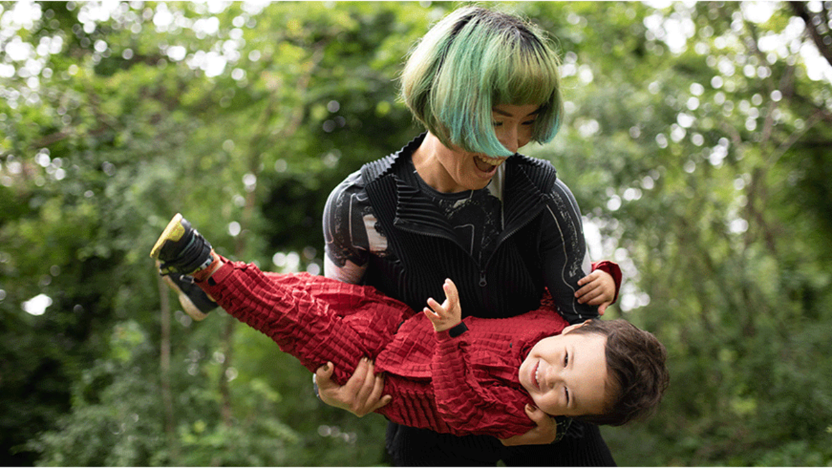 從摺紙找靈感 法國創「能長大的衣服」可從4個月大穿到9歲！