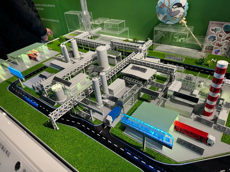 台電目標2028年試驗混氫發電20% 辦展秀智慧轉型成果