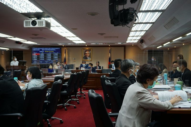 張子敬：不排除碳費每噸高於300元 籲立委支持組改擴充人力