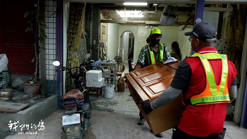 再生家具到光復：減廢與救災 一兼二顧