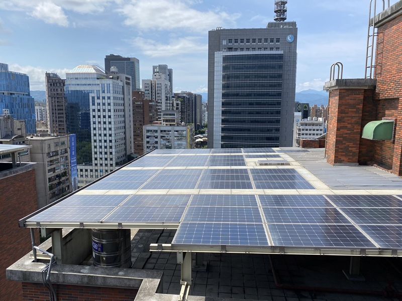 屋頂光電子法預告 1000平方公尺以上建物須設光電