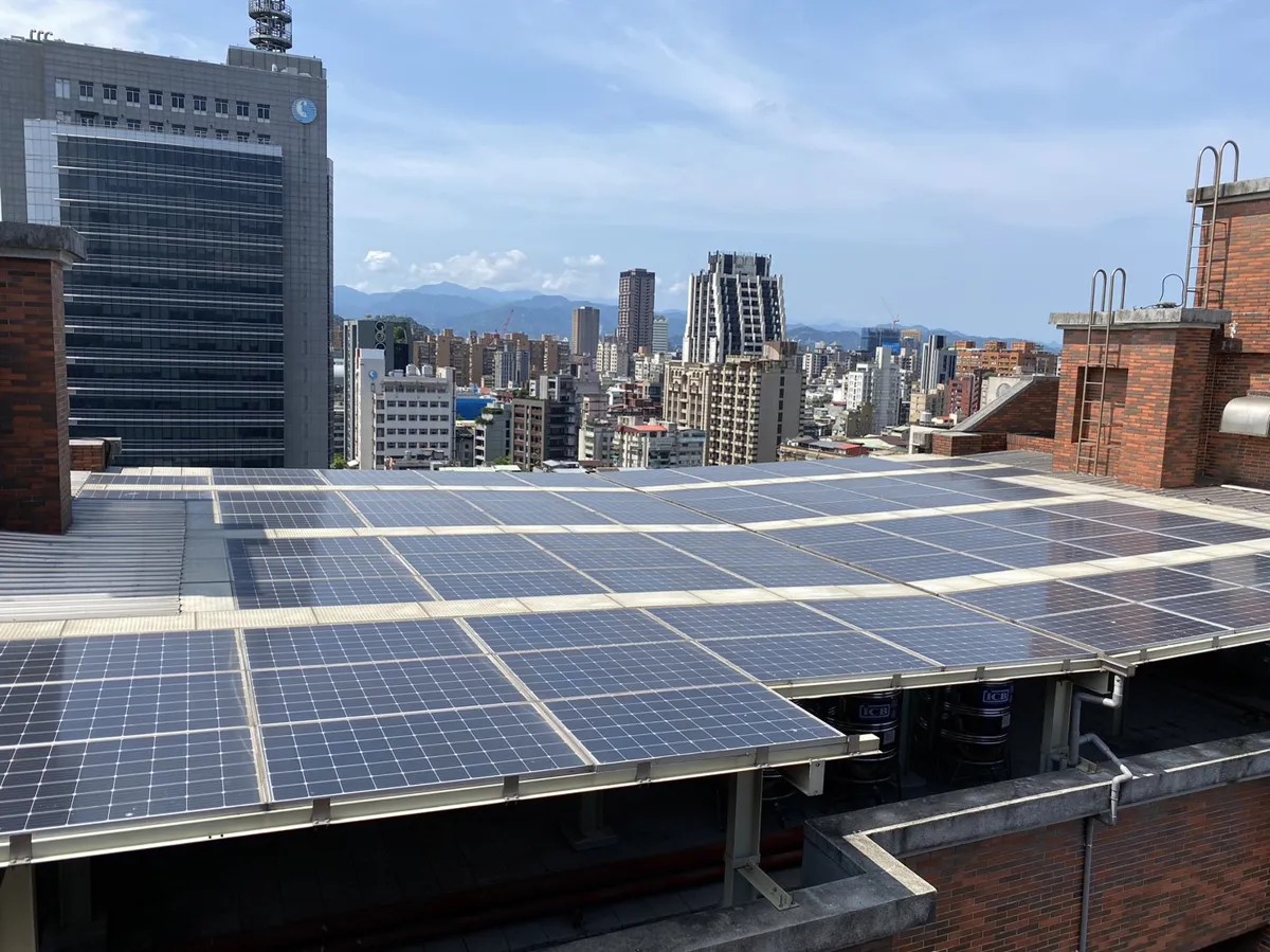 郭軒甫建議,可將3.5kW以下的小型家戶光電大幅鬆綁,採「線上申請、線上登記核准」。資料照。攝影:李蘇竣