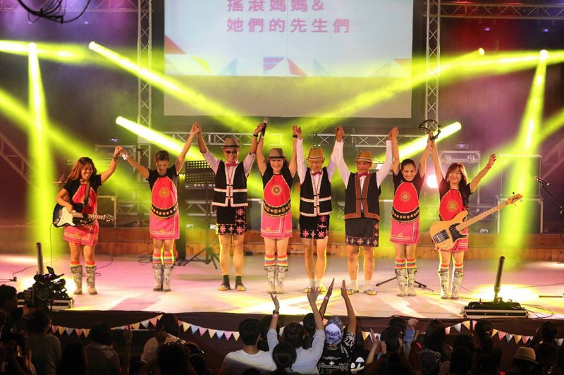 花東好鄰居──為什麼微型經濟正夯，財團人人喊打？