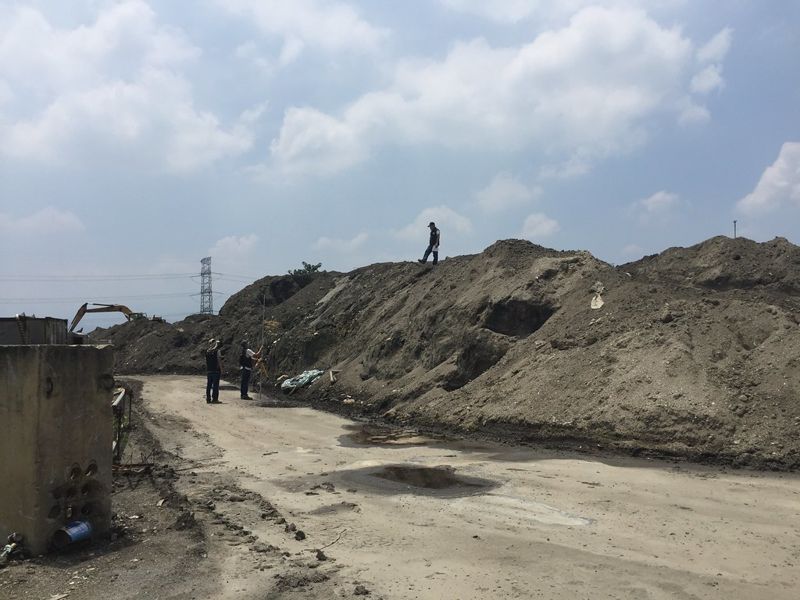 惡質業者拿污泥當肥料回填 11處土地重金屬超標 恐影響水源、農地