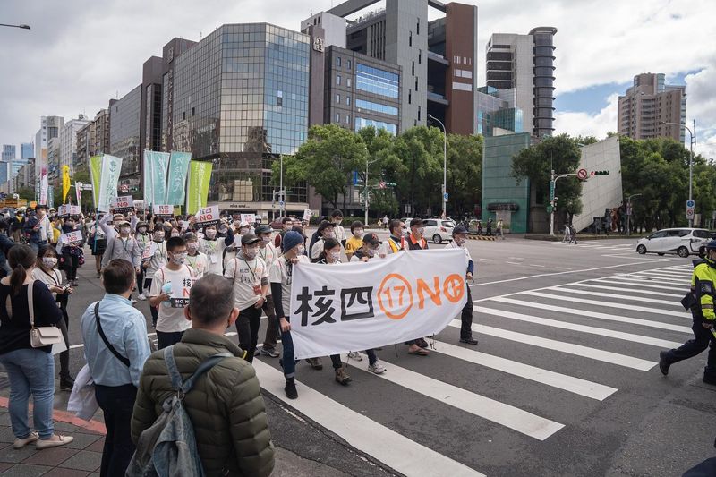 反核四「爆走族」核四廠到凱道徒步70公里 把貢寮聲音送到台北