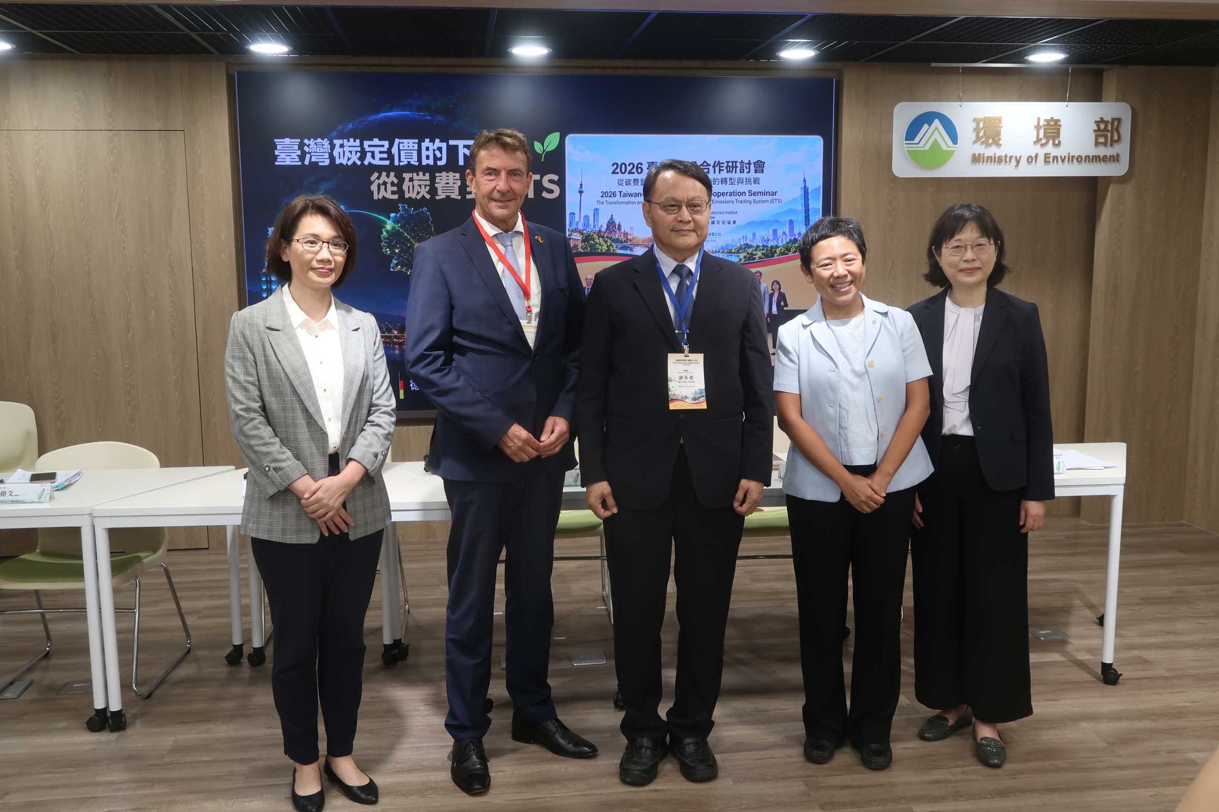 環境部將於今年11月底串聯20間企業試用台版ETS交易平台,預估2028年試行。攝影:林昱妍